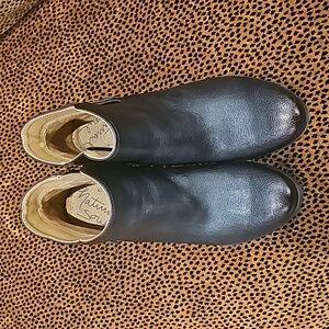 Natural Sole Calm Ankle Bootie